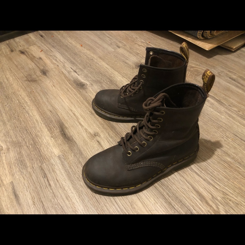 Dr. Martens 1640 Crazy Horse brown boots size 6